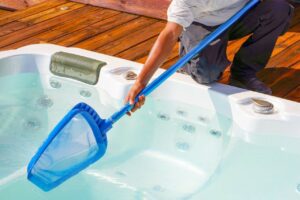how to clean a hot tub